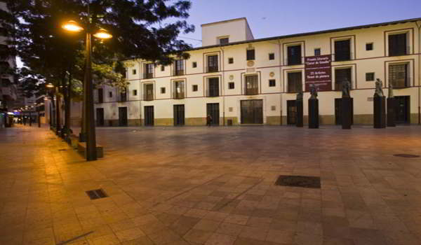 plaza de las escuelas pias - Turisteandoporgandia.com