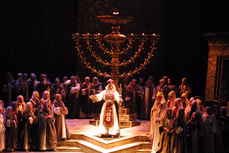 «Nabucco» por la Cía. Ópera 2001