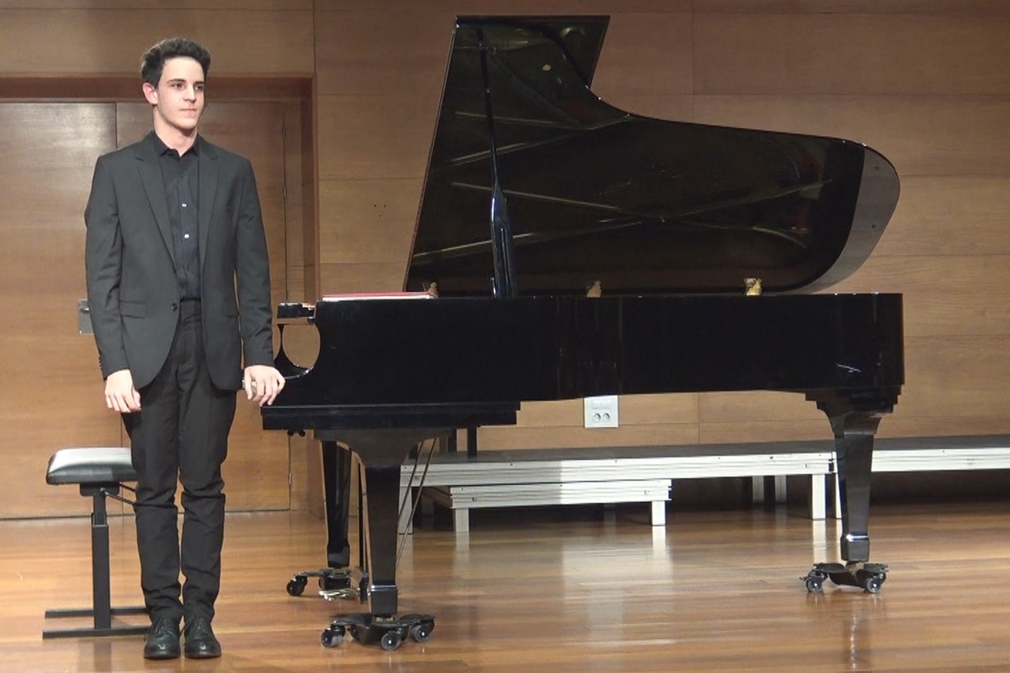 Concierto Pro-Música con el pianista Adrián Ferrer